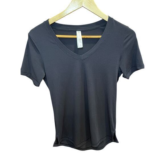 EUC Athleta Women XS T-Shirt Breezy Scoop V-Neck Black Stretchy Running Shirt‎ - Picture 1 of 11